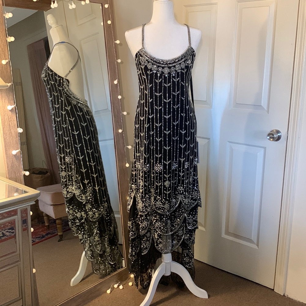 MAC DUGGAL Hand Embellished Scallop Detailed High Low Hem Gown - Picture 4 of 16